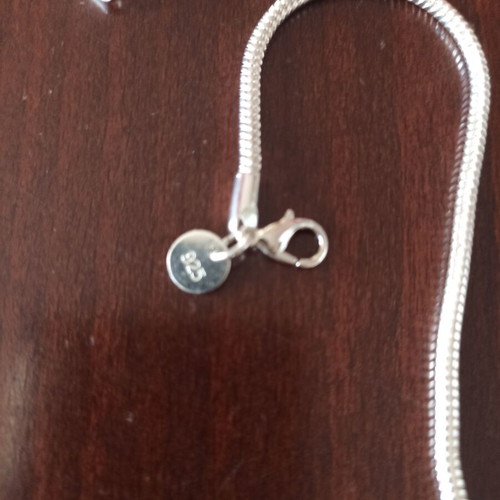 Silver pendant necklace