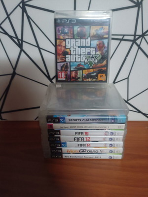 PlayStation 3 Slim 150GB like new with 2 controllers and 9 games