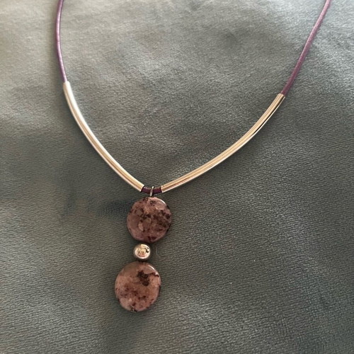 Silver 925 necklace with purple semi-precious stones and leather strap new