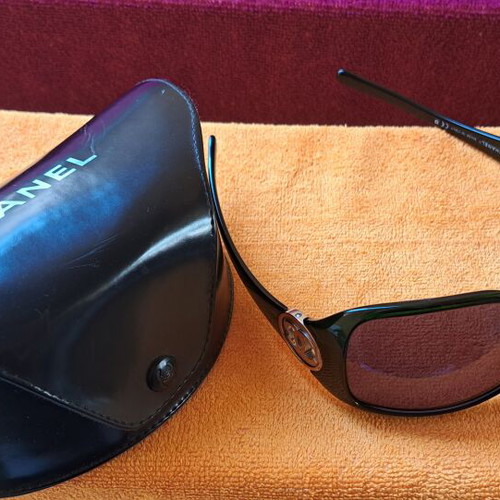 Chanel sunglasses black-green gradient
