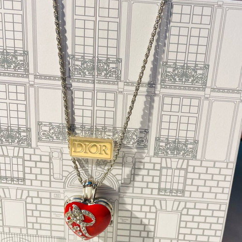 Necklace with heart motif like new, watch from Venice