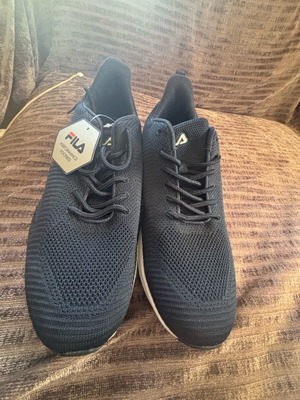 Fila men's navy blue sport shoes new, size 41