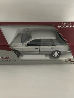 Ford Scorpio Schabak model 1:25 new with opening hood and doors