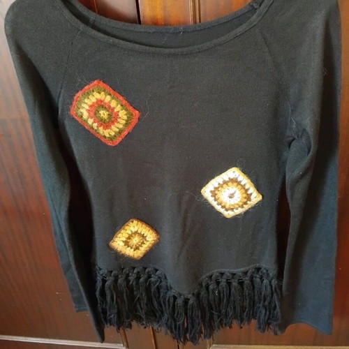Italian sweater with fringes and embroidery like new, black, size S
