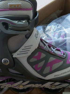 Roller skates new unused size 37 with socks and protective gear