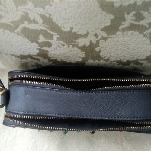 Shoulder bag new with crossbody strap and timeless design