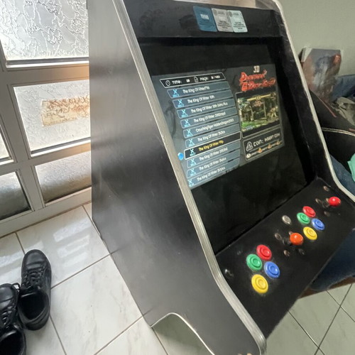 Παιχνίδι δεκαετίας 80 σαν καινούργιο, με κλασικά παιχνίδια και άψογη οθόνη