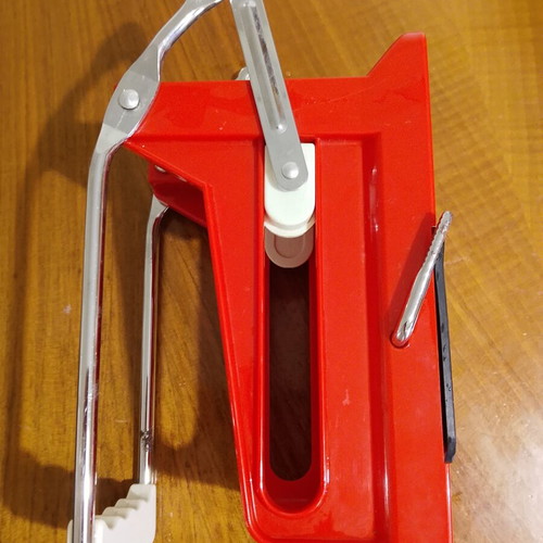 Manual potato and vegetable cutter like new