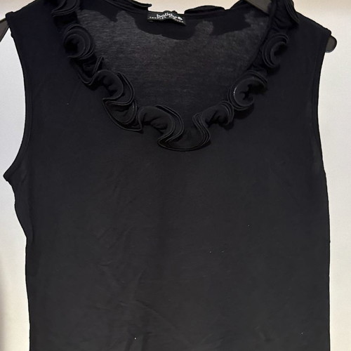 Black sleeveless blouse with decorative ruffle neckline Batida like new, size M