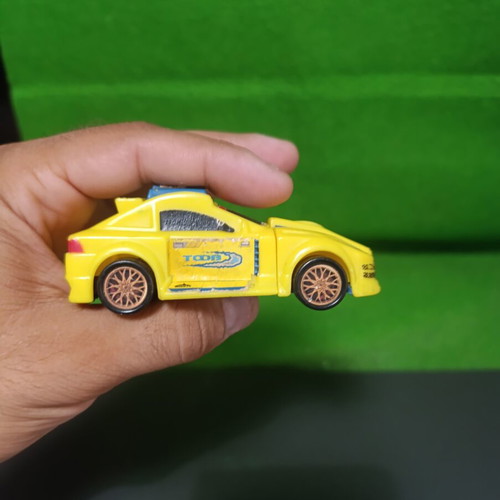 McDonald's Happy Meal Toy Action Man Atom 2006 yellow car Hasbro