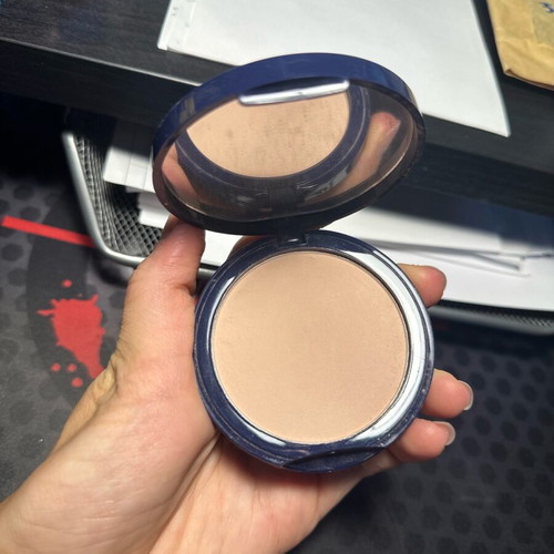 Compact powder light shade new