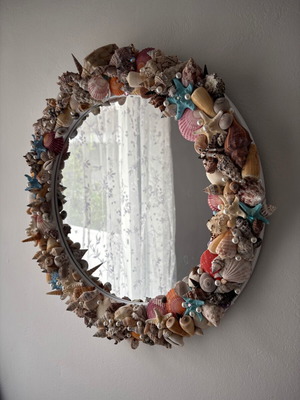 Mirror with seashells round new, handmade