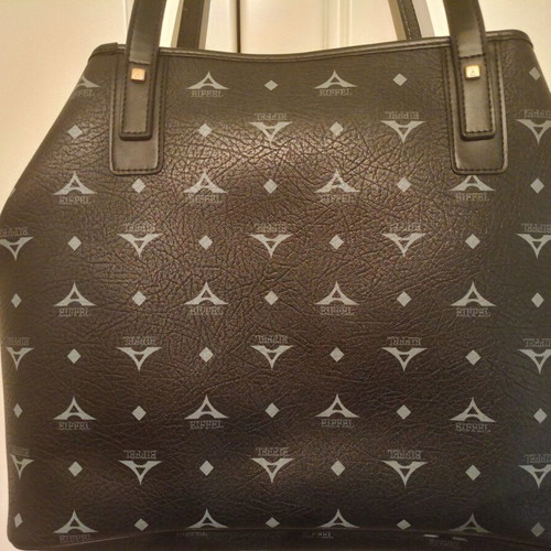 Eiffel Shoulder Bag like new, spacious, black and white