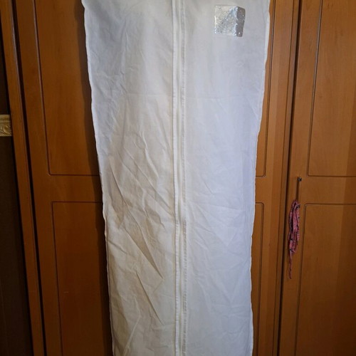 Elegant wedding dress size L white new with storage bag and petticoat
