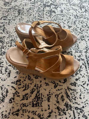 Creazioni women's platform sandals size 37 used, brown, back tie