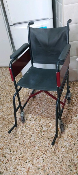 αναπηρικό καροτσάκι σπαστό
