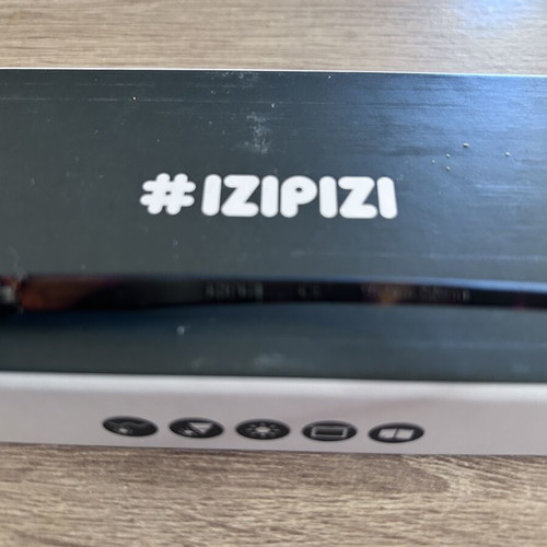 Izipizi Kids Sunglasses like new, tortoise frame, blue lenses