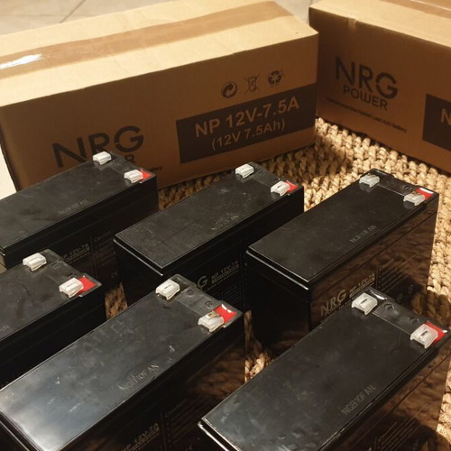 NRG Power NP 12V 7Ah batteries like new, pack of 16