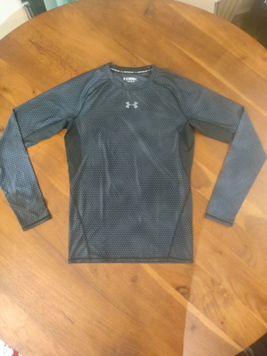 Μακρυμάνικη μπλούζα ευφυδρωσης Under Armour άριστη κατάσταση, μέγεθος M