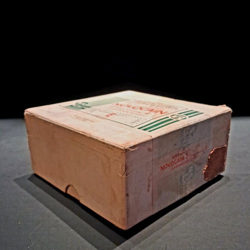 Novocain 1928 collectible medicine box like new