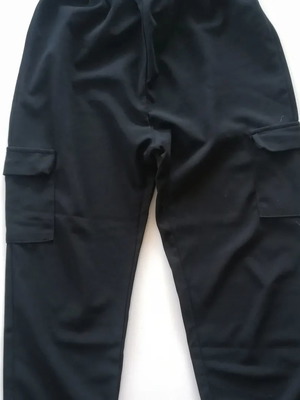 Дамски черен панталон Cargo нов, размер 2