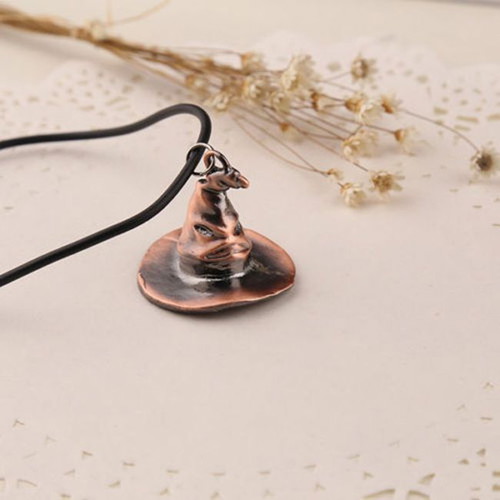 Harry Potter Sorting Hat Necklace like new, vintage bronze finish