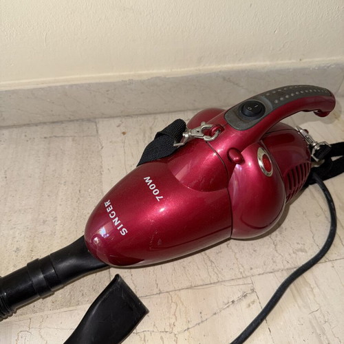 Singer electric vacuum like new, small size for car