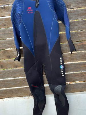 Aqualung men's wetsuit 5.5mm size XL