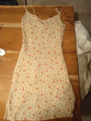 Attrativo φόρεμα L μεταχειρισμένο σε καλή κατάσταση