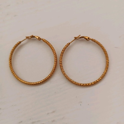 Earrings new, gold-colored, do not tarnish