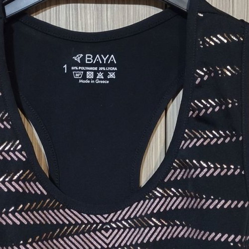 Baya sports bra small used, dry fit black