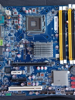 Βιομηχανική μητρική BCM RX45Q Socket LGA 775 Micro-ATX σαν καινούργιο