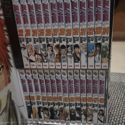 Bleach box set volumes 22-48 like new