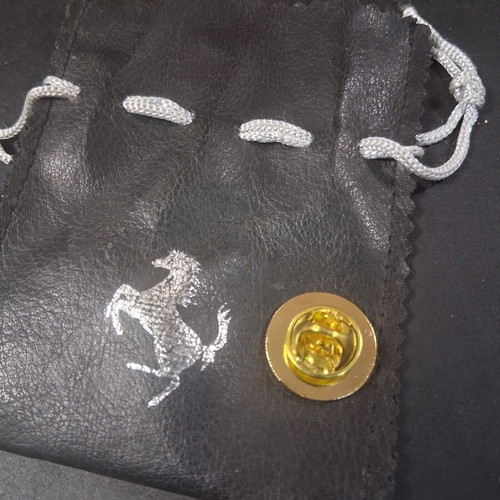 Ferrari Club Pin like new