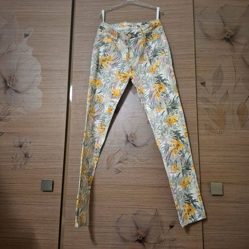 Reiko 5-pocket women's pants in colorful design, like new