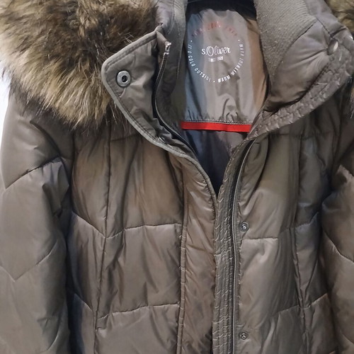 S.Oliver jacket size S used with detachable synthetic fur and hood