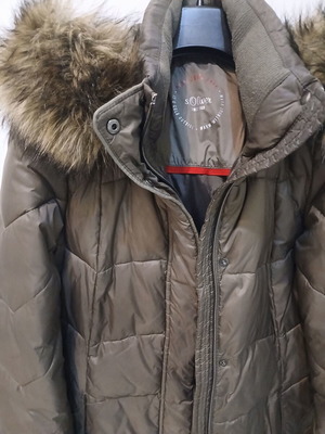S.Oliver jacket size S used with detachable synthetic fur and hood