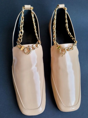 By Far Nick moccasins semi-patent leather beige with detachable gold ankle chain size 39