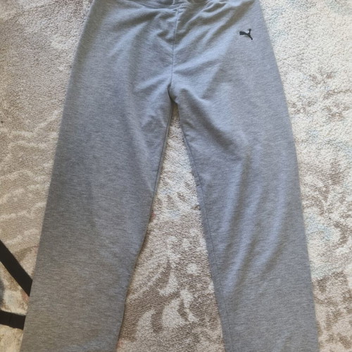Puma gray sportswear like new, size L