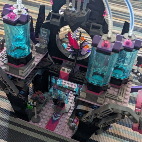 LEGO DC Super Hero Girls 41239 Eclipso Dark Palace set