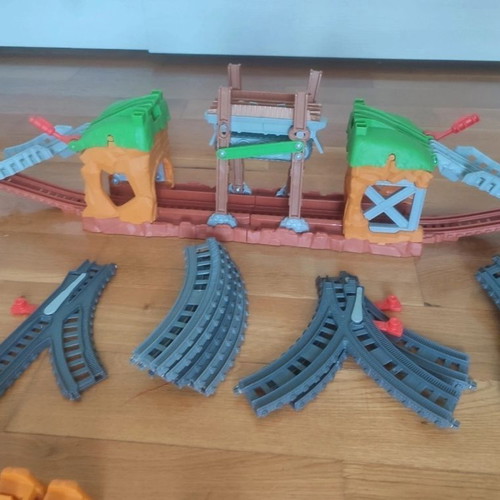 Thomas & Friends TrackMaster Walking Bridge Set like new