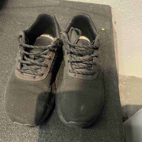Adidas Originals LA Trainer Lite sneakers used, triple black, size 33