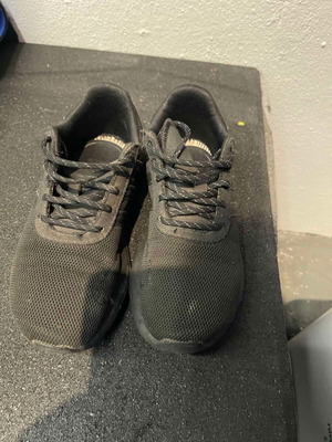 Adidas Originals LA Trainer Lite sneakers used, triple black, size 33