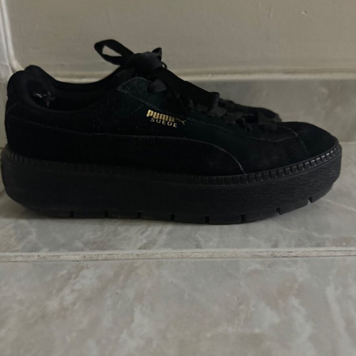 Puma Suede shoes like new, black, size 39, athletic