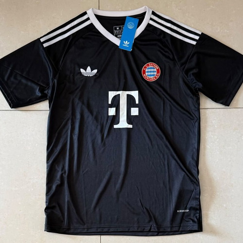 Bayern Munich 2024/2025 GK Kit 4 jersey, medium