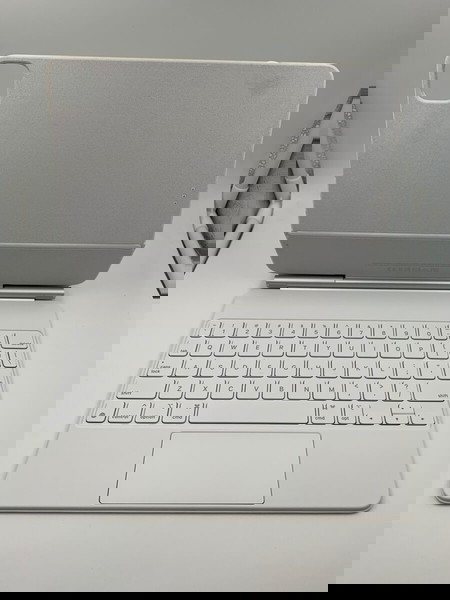 Apple Magic Keyboard for iPad Pro 11" - US Layout, Used, Fully Functional