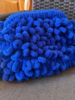 Blue puffy bag new, soft yarn with lining