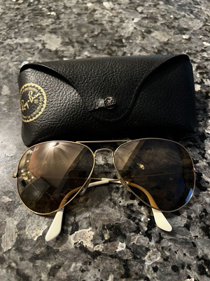 Ray Ban Aviator Unisex sunglasses RB3025 001/3K like new, gold frame