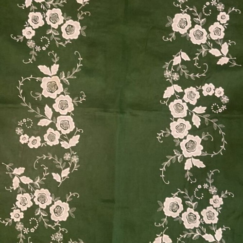 Silk Tablecloth emerald green 1.75x1.30 m set with 6 napkins like new