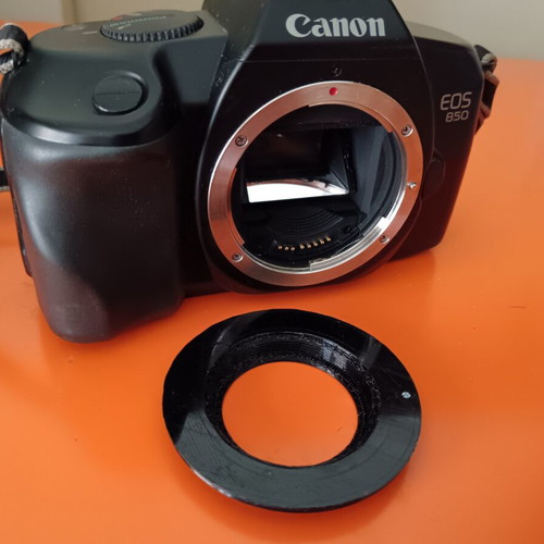 Canon EOS 850 film camera body used